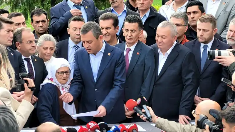 CHP, Ekrem İmamoğlu İçin İmza Kampanyası Başlattı: Hedef 1 Milyon İmza
