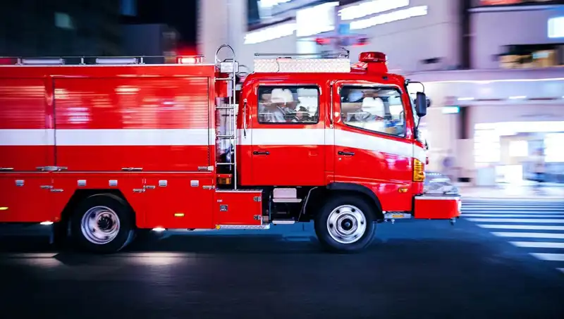 Tokyo'daki Yüksek Katlı Bina Yangınında İki Kişi Yaralandı