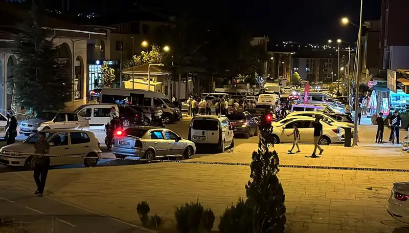 İki Aile Arasında Gerginlik Büyüdü: 1'i Ağır 3 Yaralı