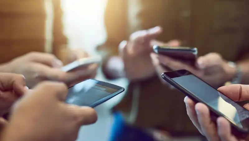 Oppo A5 Pro 4G: Performans ve Dayanıklılığı Uygun Fiyata Sunan Akıllı Telefon