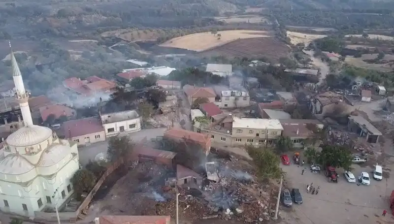 Çanakkale’de Orman Yangını Panik Yarattı! Havadan Görüntülerle Gerçekleşen Felaket