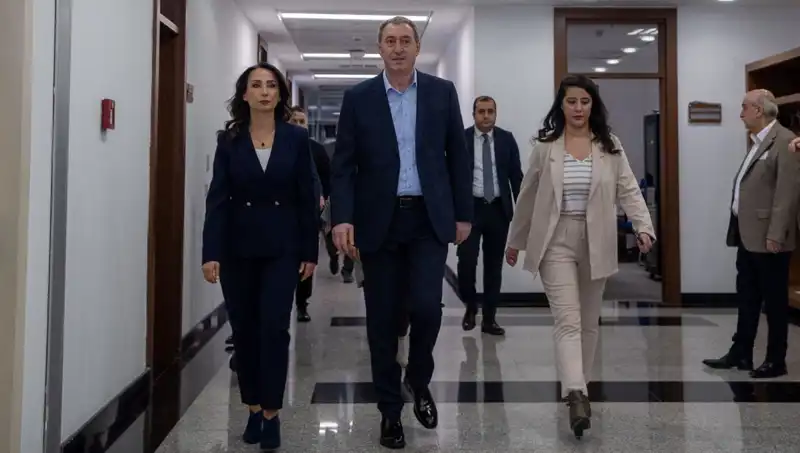 DEM Parti Heyeti Siyasi Parti Turu: Üç Partide Yeni Dönem Açılıyor