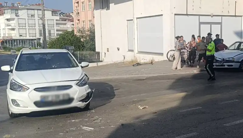 Antalya’da Feci Trafik Kazası: İki Otomobil Çarpıştı, Yaralılar Var!
