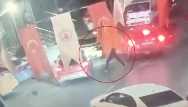 Genç Otomobil Sürücüsüne Kurşun Yağmuru! Neler Oldu?